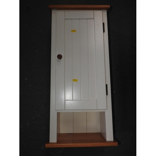 425 - Small wall hanging cupboard