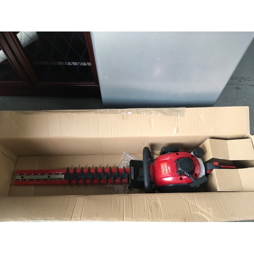 232A - Mountfield petrol hedge trimmer ex display seen working