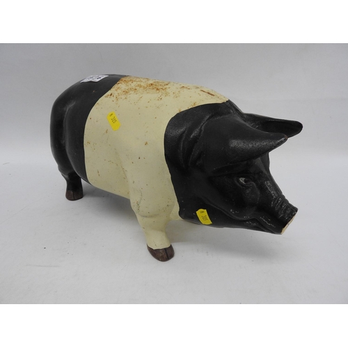 1526 - Large cast pig money box