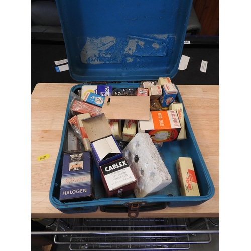 427 - Plastic box and contents - vehicle light bulbs