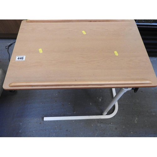 446 - Bed table