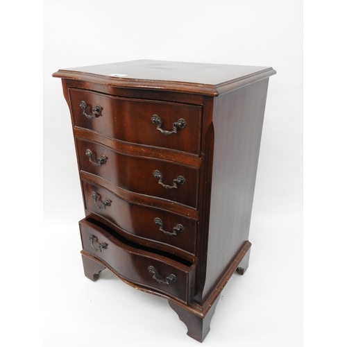 768 - Reproduction four drawer bow front chest of drawers - 19x 15x 28