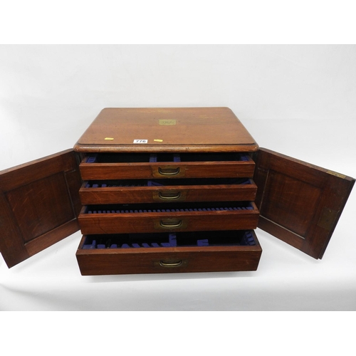 776 - Oak cutlery canteen with four internal drawers