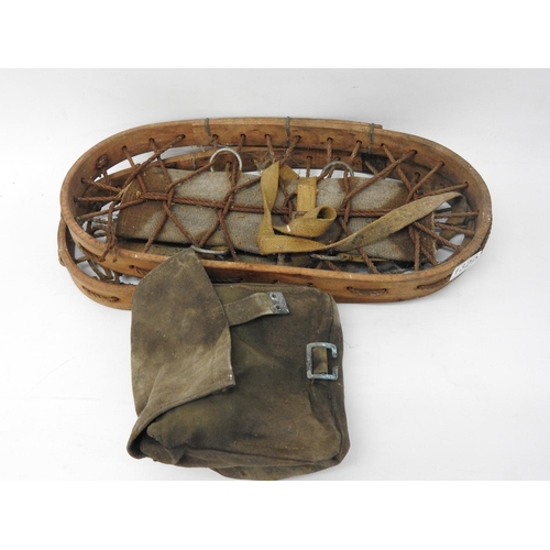 1329 - Vintage snow shoes