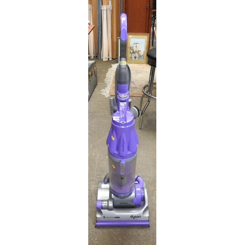 284 - Dyson root cyclone upright vacuum