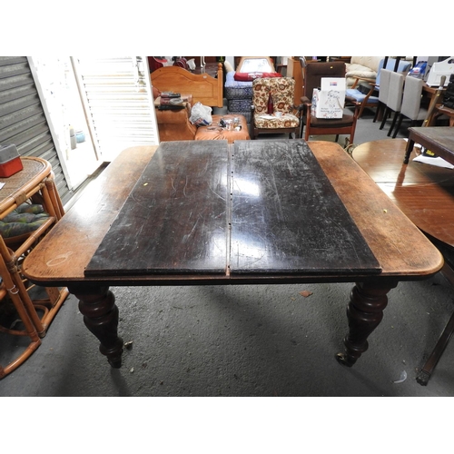 526 - Large Samuel Hawkins Mahogany and Pine good quality wind-out dining table with two leaves