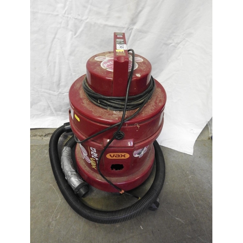 549 - Cylinder Vax vacuum cleaner