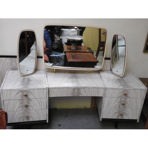 560 - Retro dressing table and matching headboard