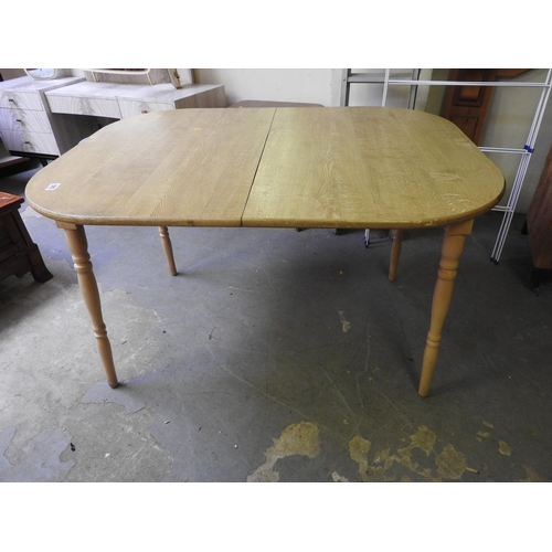 585 - Kitchen table