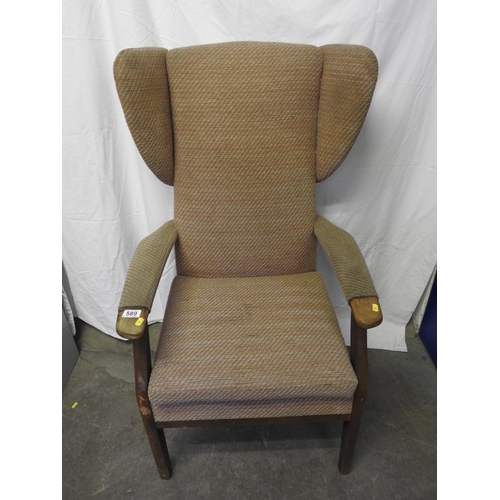 589 - Armchair