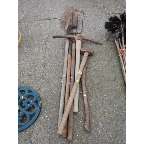 73 - Quantity of tools - sledge hammer, pick axe etc