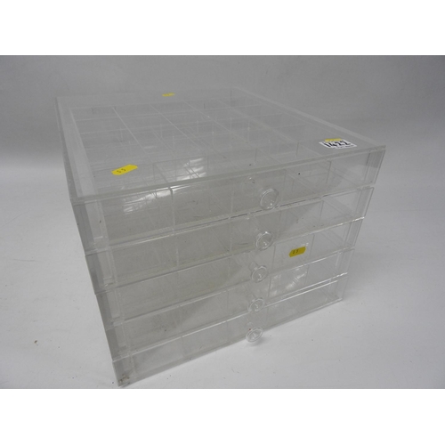 1422 - Plastic storage drawers