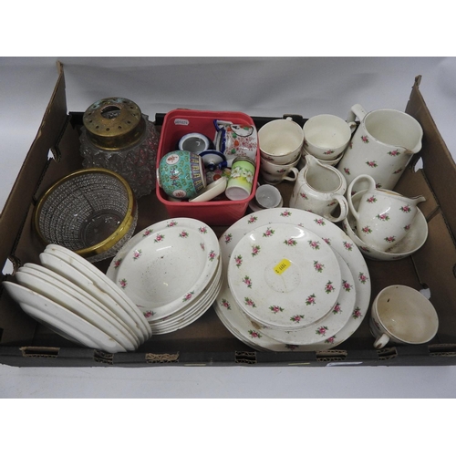 1425 - Box of china