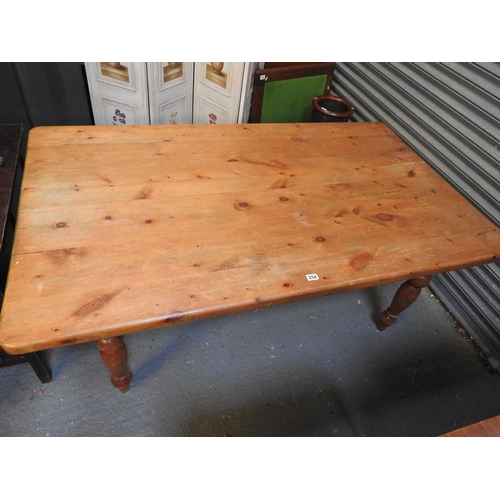 254 - Stripped Pine kitchen table on turned legs - 72x 41x 31