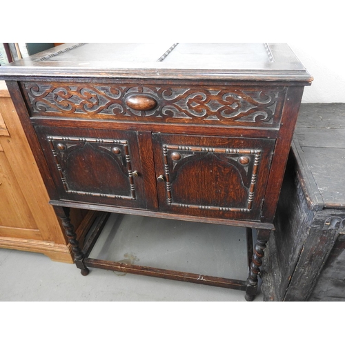 379 - Gramophone in Oak cabinet - A/F - 29x 19x 33