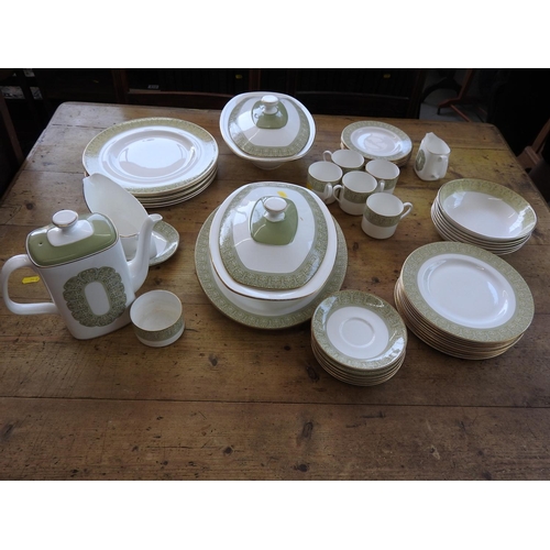 412 - Quantity of Royal Doulton Sonnet China part dinner service