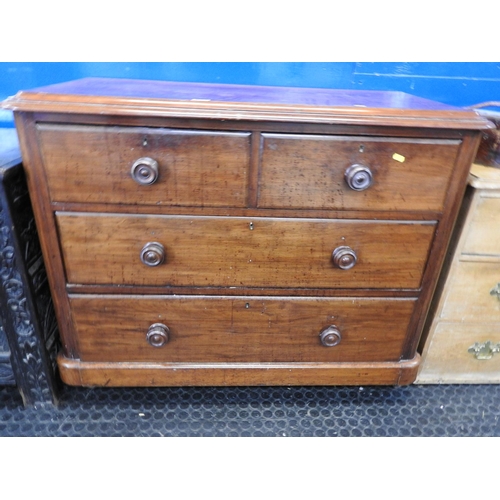 627 - Victorian Mahogany two over two chest of drawers with original turned handles - 43x 21x 34