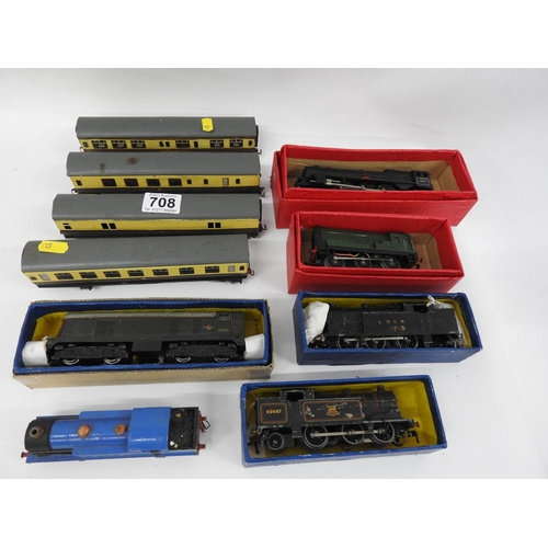 708 - Model railway locomotive carriages etc