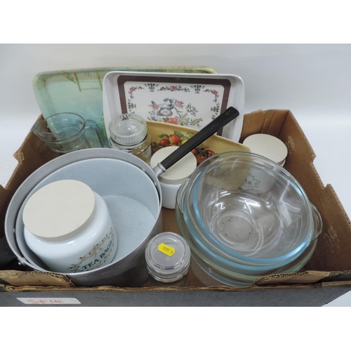 1386 - Box of kitchenalia