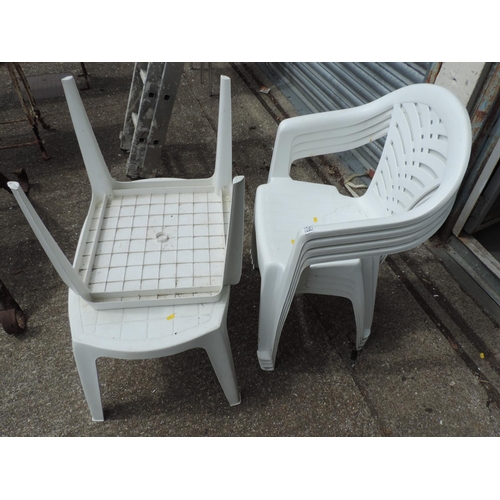 215 - Plastic garden chairs and tables