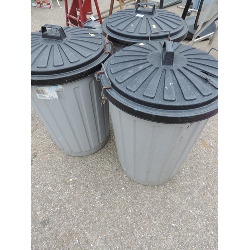 72 - 3x Plastic Lidded Dustbins