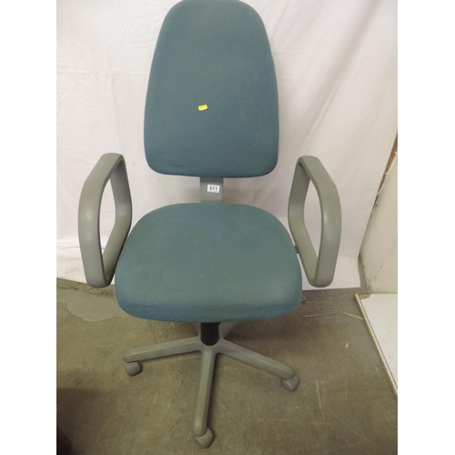 588 - Office Chair with Arms