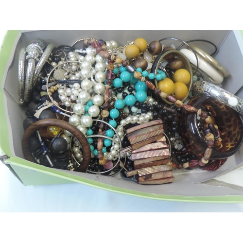 1212 - Box of Costume Jewellery