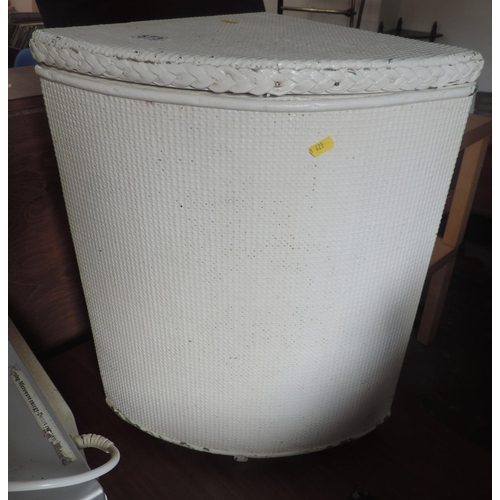 573 - Corner Loom Laundry Basket