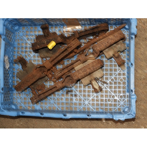 Lot 250       