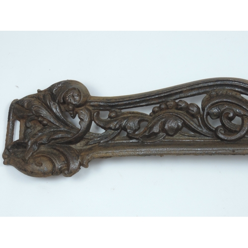 552 - Victorian Cast Iron Fire Fender