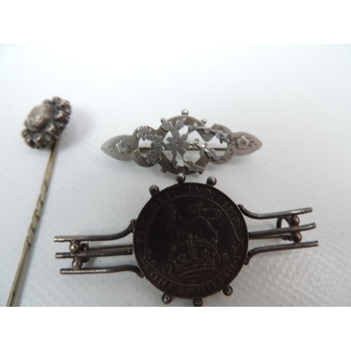 232 - Quantity of Victorian Silver Brooches