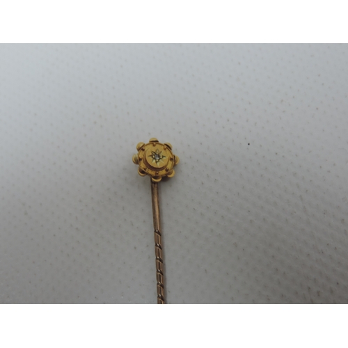 233 - 18ct Gold Diamond Set Stick Pin