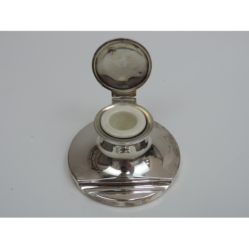 29 - An Edwardian Chester Silver Combined Inkwell & Pen Rest, with Hinged Cover and Ceramic Well - Hallma... 