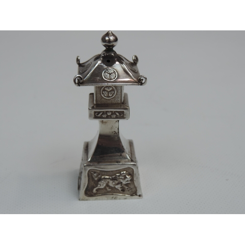 280 - A Pair of Japanese Pagoda Shaped Salt & Pepper Pots - Dating from the Early 20th Century - Hallmarke... 