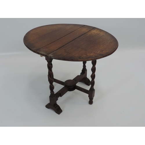 434 - Small Oak Drop Flap Gate Leg Table