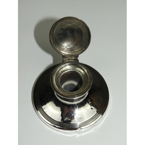 370 - A Silver Capstan Inkwell with Reeded Borders - Hallmarked for Birmingham 1909 by F & Co