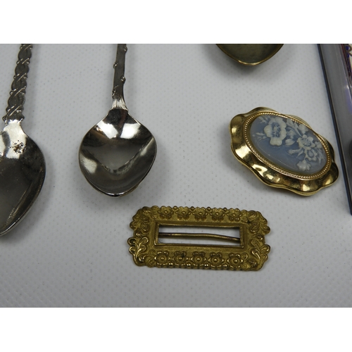 156 - Silver Plated Items - To include 2x Jewellery Boxes, A Pair of Glass Bowls with Plated Rims, An Orie... 