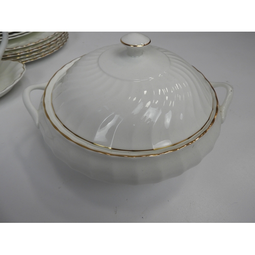 578 - Wedgwood Gold Chelsea Bone China Part Dinner Service