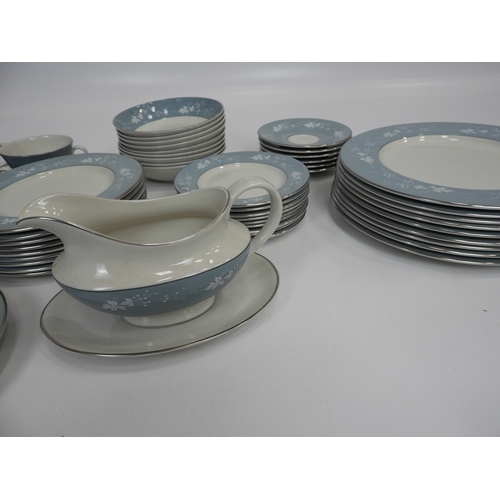 577 - Royal Doulton Reflections Bone China TC1008 Dinner Service