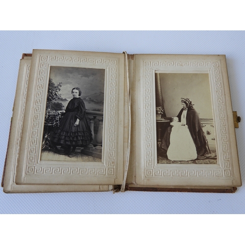 664 - 5x Victorian Photographs, Daguerreotypes and Ambrotypes together with a Small Calling Card Album wit... 