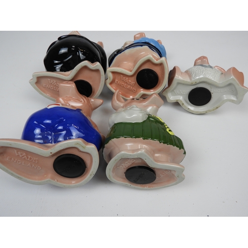 649 - 5x Wade Pig Money Boxes - Damage to Baby Pig's Ear