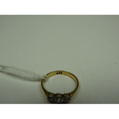 327 - 18ct Gold Diamond Ring