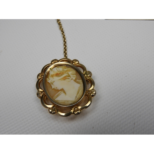 341 - 9ct Gold Cameo Ring with Unmarked Cameo Earnings and Brooch