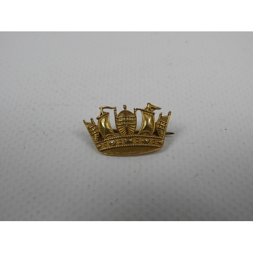 387 - Chester Hallmarked 9ct Yellow Gold Crown Brooch