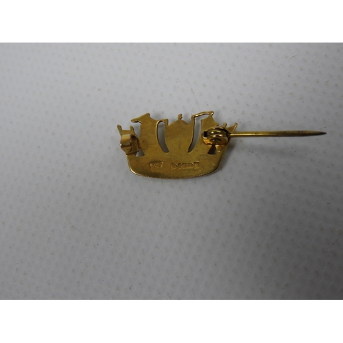 387 - Chester Hallmarked 9ct Yellow Gold Crown Brooch