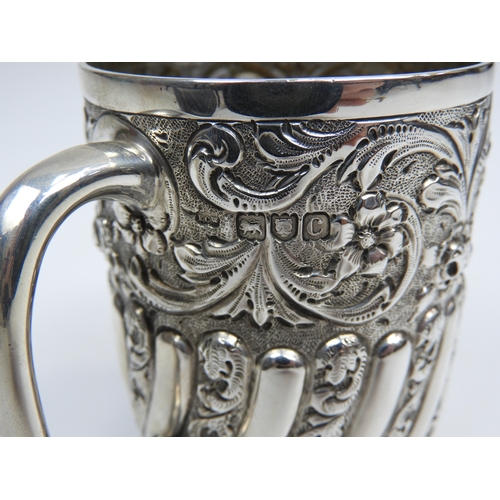 334 - London Silver Mug in Velvet Lined Fitted Leather Case Hallmarked for 1878. Unmonogrammed