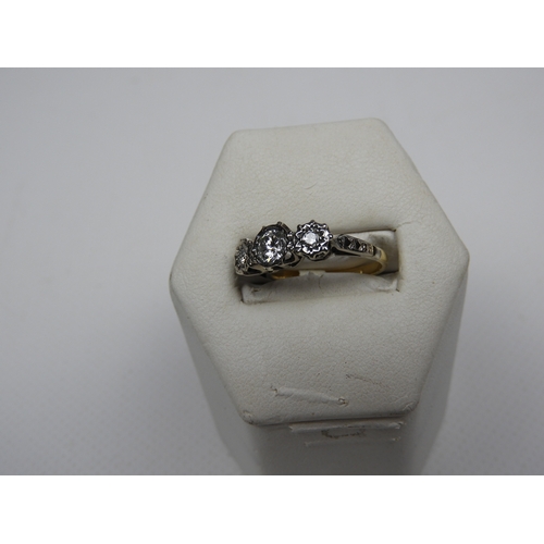 314 - 18ct Gold and Platinum Illusion Set Diamond Trilogy - Ring Approx 30pts