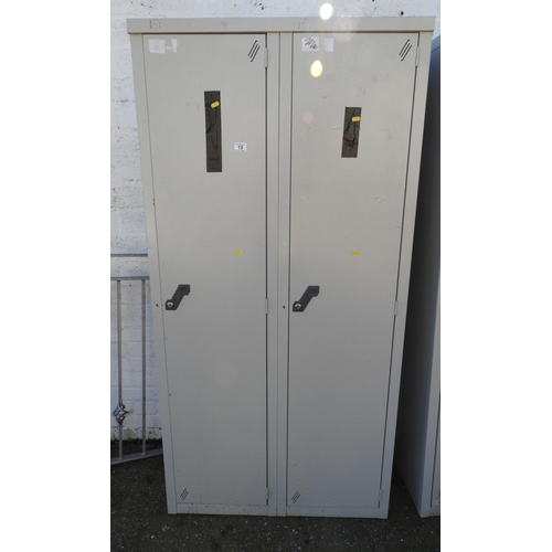 22 - Double Metal Locker with Key