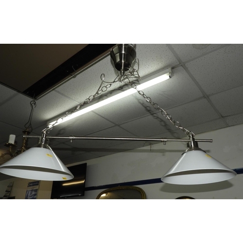 1547 - Modern Light Fitting