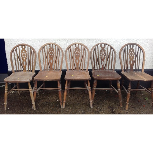 415 - 5x Wheel Back Chairs